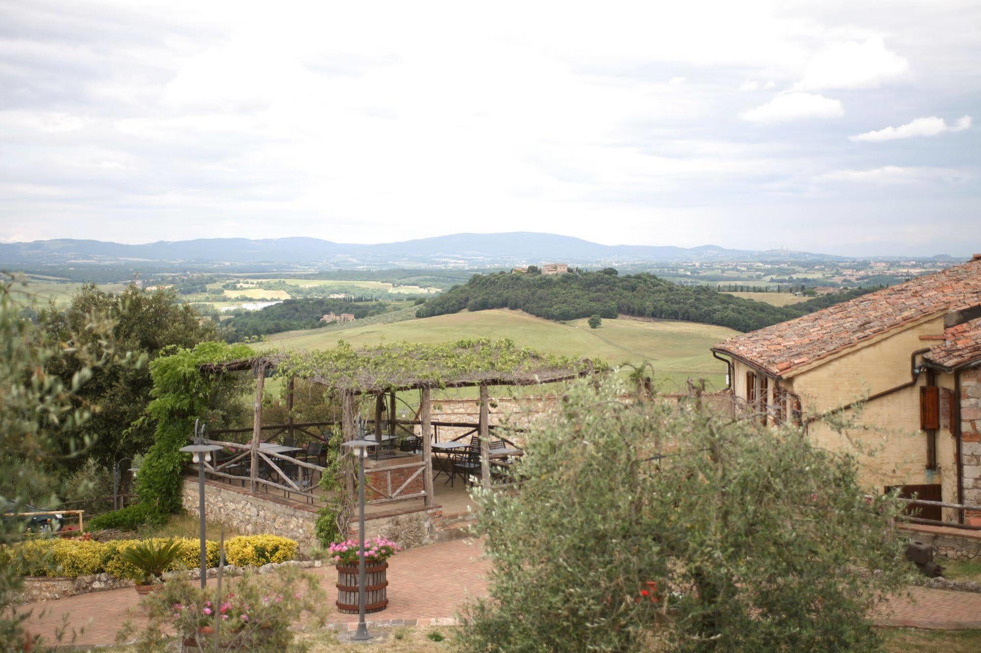 몬테리지오니 Antico Borgo Poggiarello 게스트하우스 외부 사진